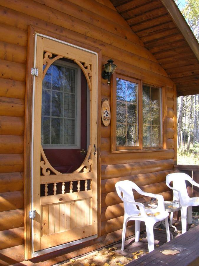 Rocky Mountain Cabins And Home โกลเดน ภายนอก รูปภาพ