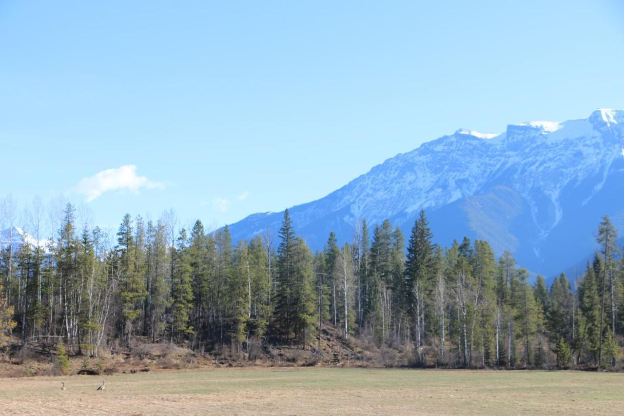 Rocky Mountain Cabins And Home โกลเดน ภายนอก รูปภาพ