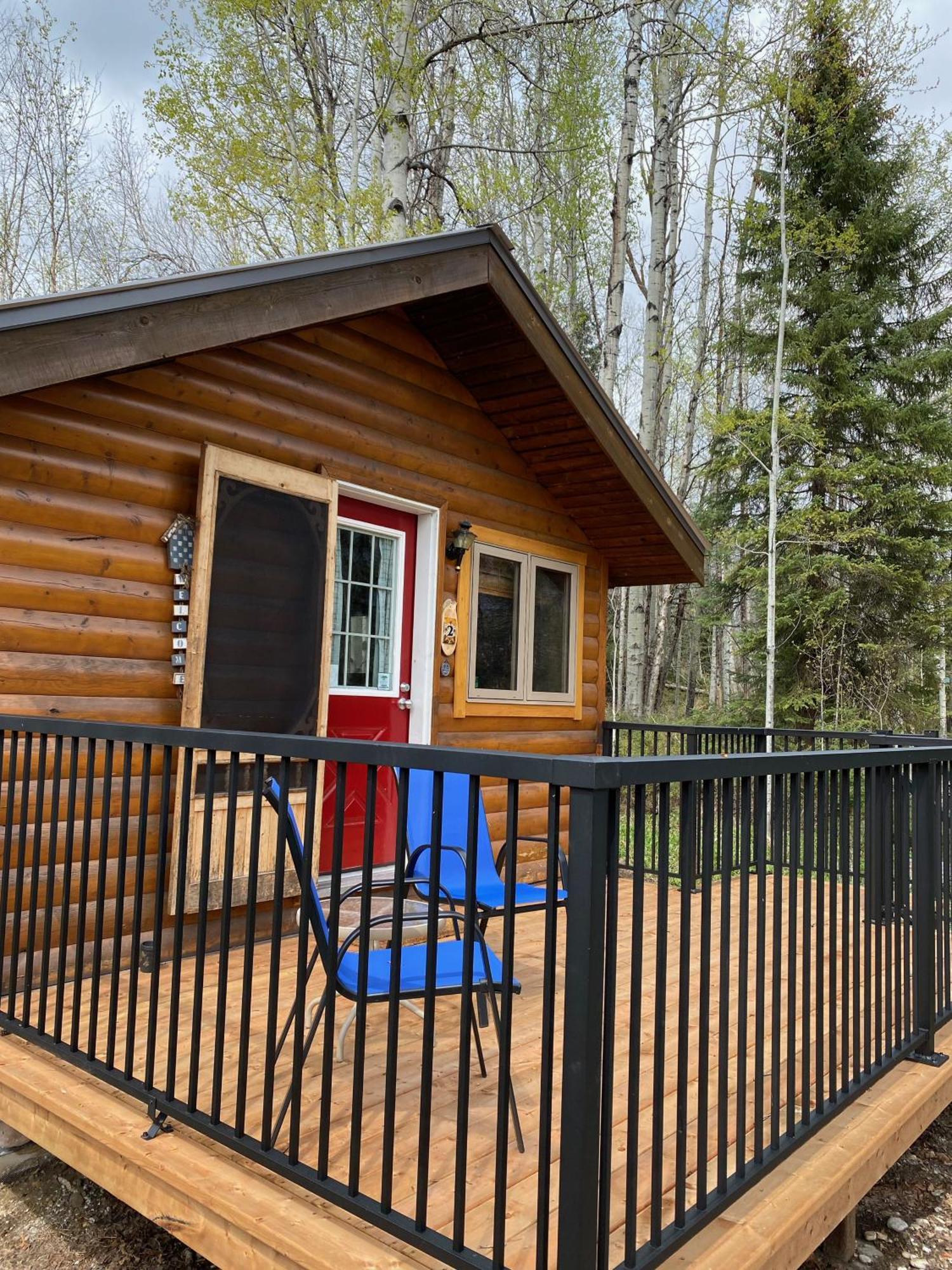 Rocky Mountain Cabins And Home โกลเดน ภายนอก รูปภาพ