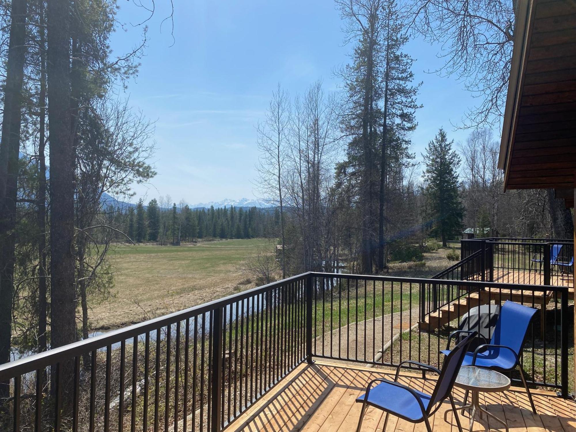 Rocky Mountain Cabins And Home โกลเดน ภายนอก รูปภาพ