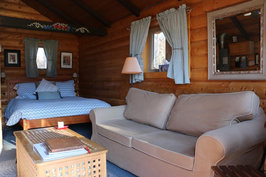 Rocky Mountain Cabins And Home โกลเดน ภายนอก รูปภาพ